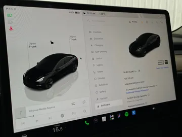 2023 Tesla Model 3 - image 18