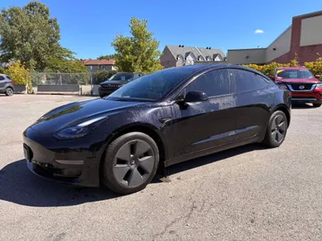 2023 Tesla Model 3 - image 3