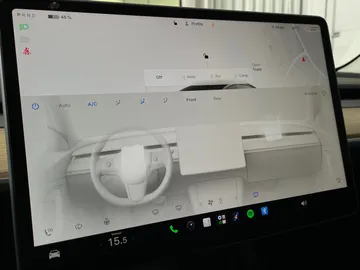 2023 Tesla Model 3 - image 28