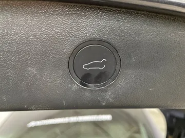 2023 Tesla Model 3 - image 18