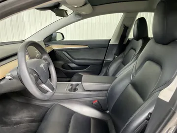 2023 Tesla Model 3 - image 3