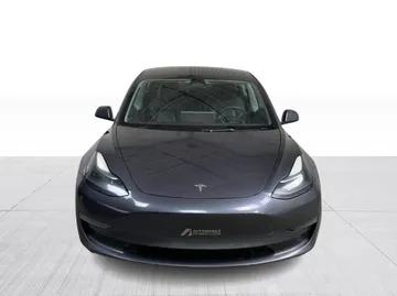 2023 Tesla Model 3 - image 8