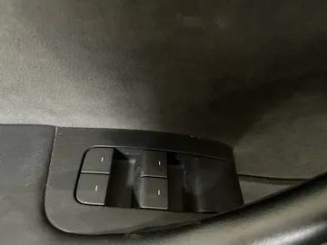 2023 Tesla Model 3 - image 23