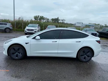 2023 Tesla Model 3 - image 6