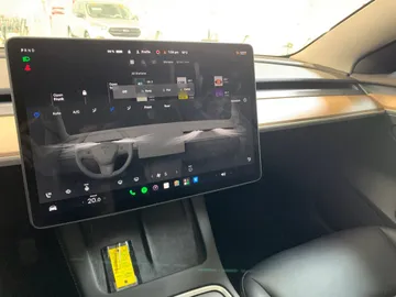 2023 Tesla Model 3 - image 22