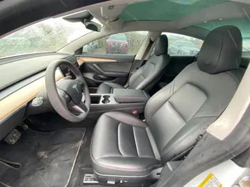 2023 Tesla Model 3 - image 8