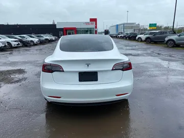 2023 Tesla Model 3 - image 7