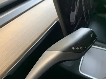 2023 Tesla Model 3 - image 24