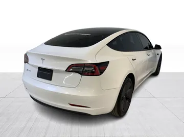 2023 Tesla Model 3 - image 13