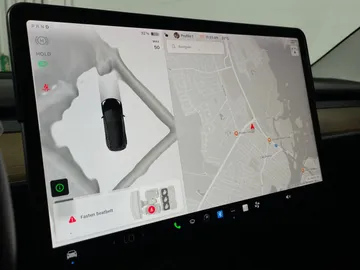 2023 Tesla Model 3 - image 27