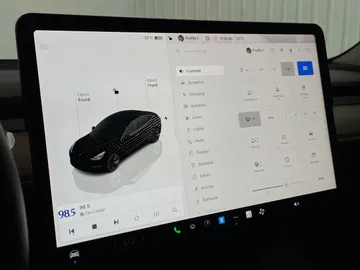 2023 Tesla Model 3 - image 24