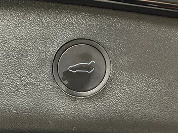 2023 Tesla Model 3 - image 19