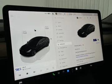 2023 Tesla Model 3 - image 18