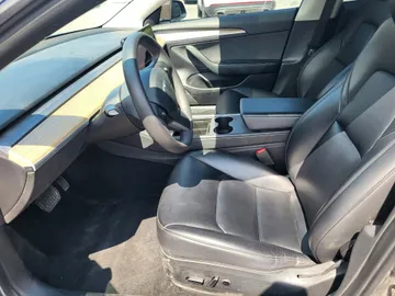 2023 Tesla Model 3 - image 8