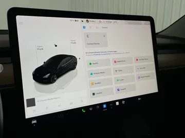 2023 Tesla Model 3 - image 25
