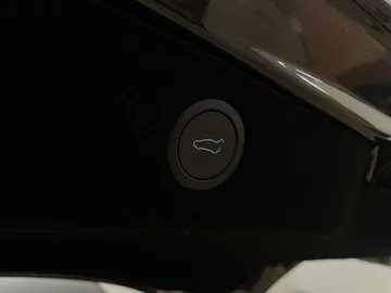 2024 Tesla Model 3 - image 20