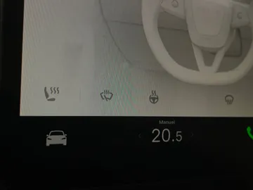 2024 Tesla Model 3 - image 27