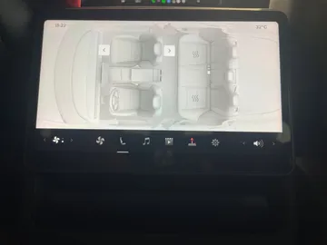 2024 Tesla Model 3 - image 28
