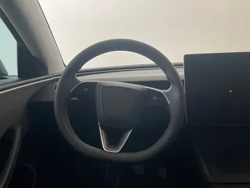 2024 Tesla Model 3 - image 16
