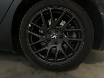 2024 Tesla Model 3 - image 19