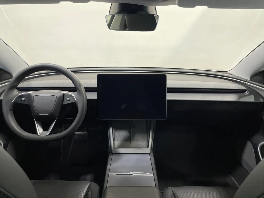 2024 Tesla Model 3 — photo 4