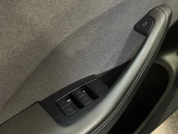 2024 Tesla Model 3 - image 19