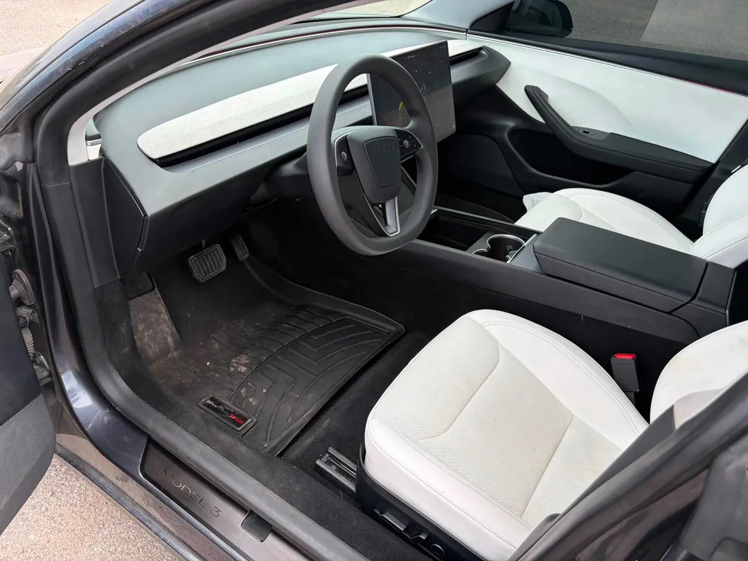 2024 Tesla Model 3 — photo 7