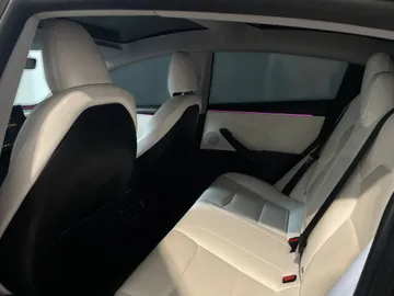 2024 Tesla Model 3 - image 11