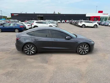 2024 Tesla Model 3 - image 6