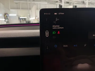2024 Tesla Model 3 - image 32