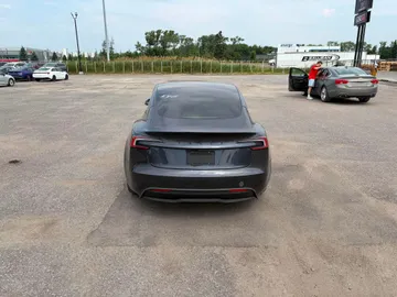 2024 Tesla Model 3 - image 7