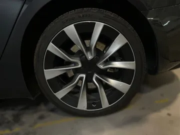 2024 Tesla Model 3 - image 19