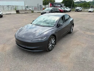 2024 Tesla Model 3 - image 3