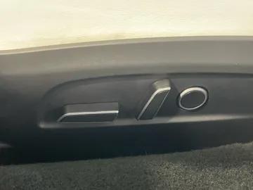 2024 Tesla Model 3 - image 18