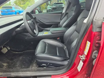 2024 Tesla Model 3 - image 8