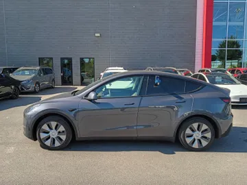 2023 Tesla Model Y - image 3