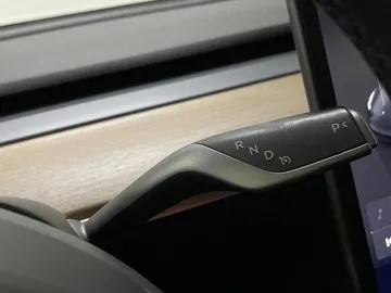 2023 Tesla Model Y - image 24