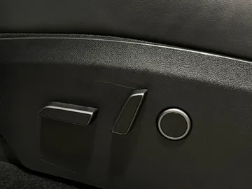2023 Tesla Model Y - image 16