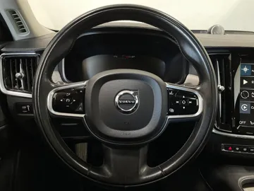 2021 Volvo S90 - image 28