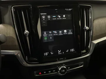 2021 Volvo S90 - image 8