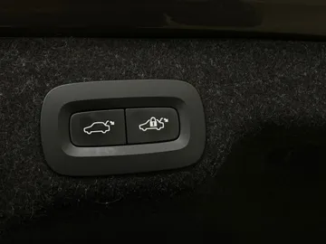 2021 Volvo S90 - image 37