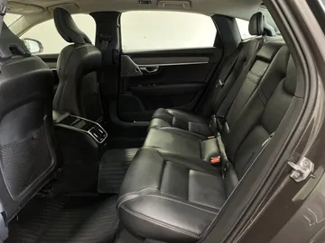 2021 Volvo S90 - image 16