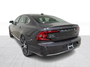 2021 Volvo S90 - image 12