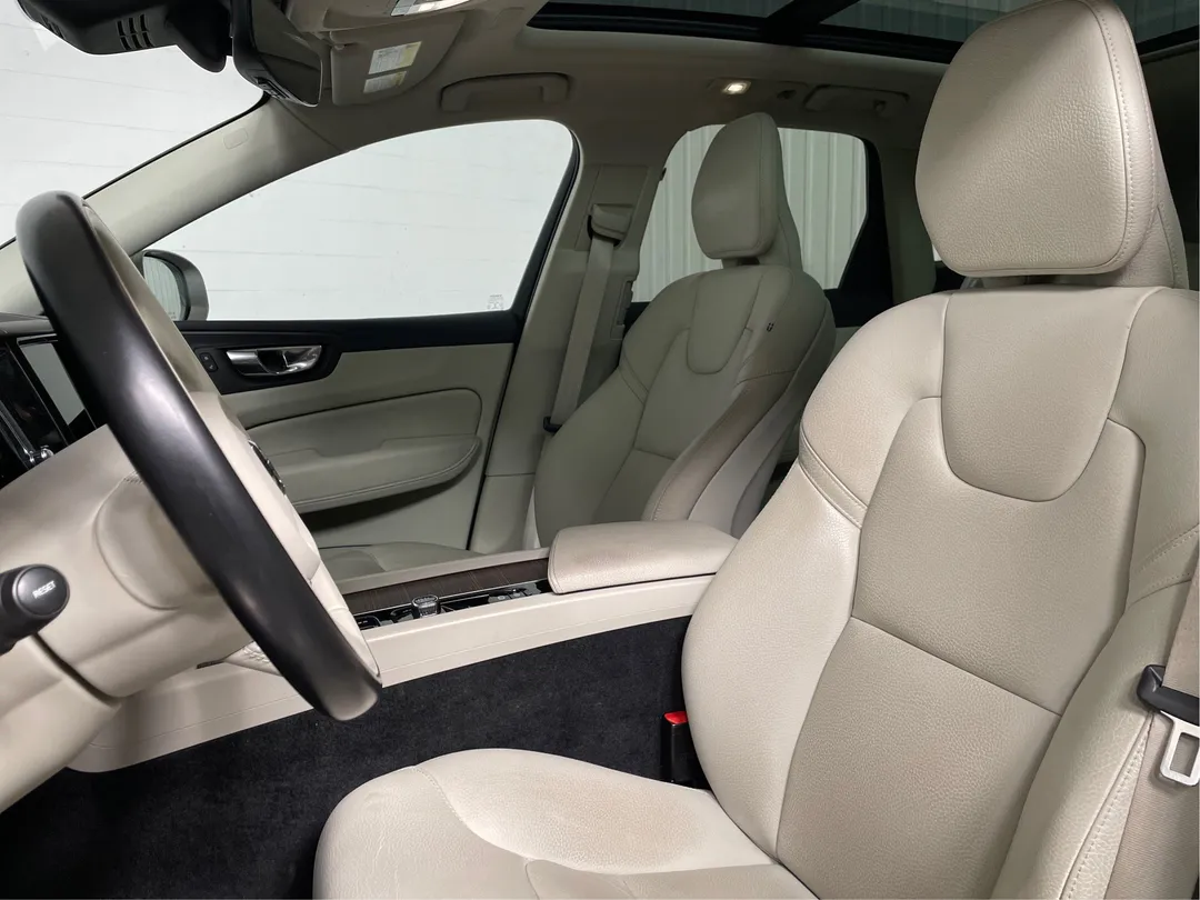 2022 Volvo XC60 — photo 3