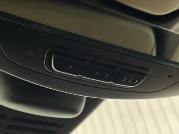2022 Volvo XC60 - image 21