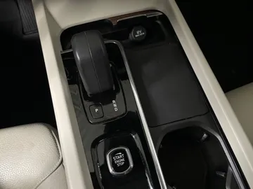2022 Volvo XC60 - image 31