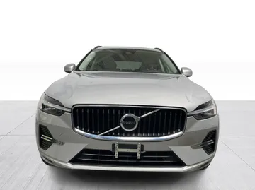 2022 Volvo XC60 - image 9