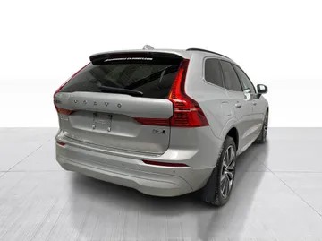 2022 Volvo XC60 - image 15