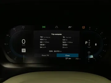 2022 Volvo XC60 - image 20