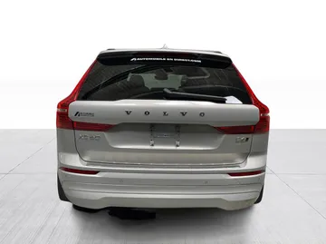 2022 Volvo XC60 - image 13